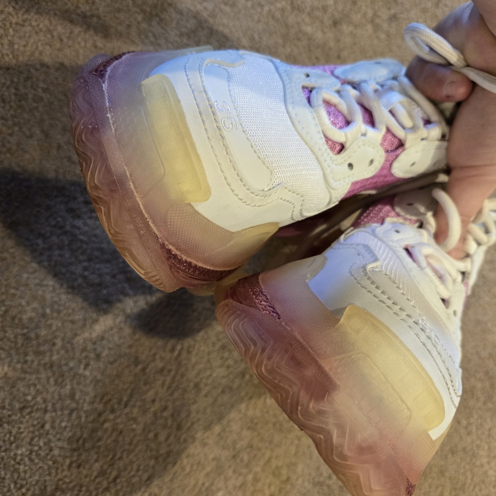 WOMENS Size 5 Balenciaga Triple S Clear Sole Trainer in colorway of white & pink - Picture 7 of 9